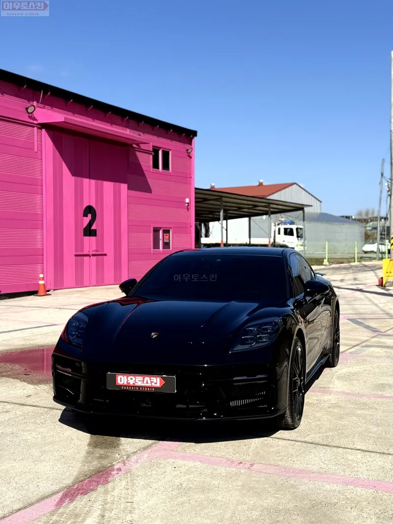 Porsche PanameraのPPF施工事例 写真
