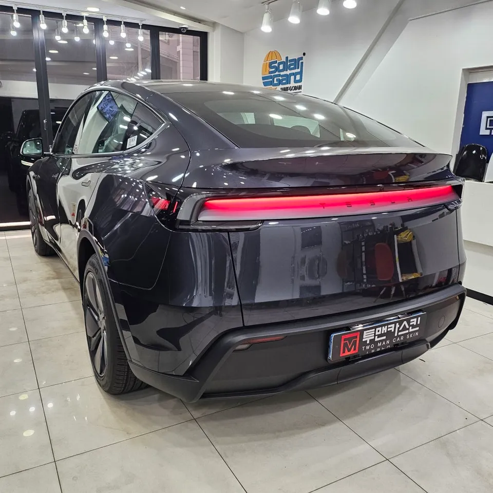 Tesla Model Yのカーフィルム施工事例｜費用目安・仕上がり 施工写真 3-2