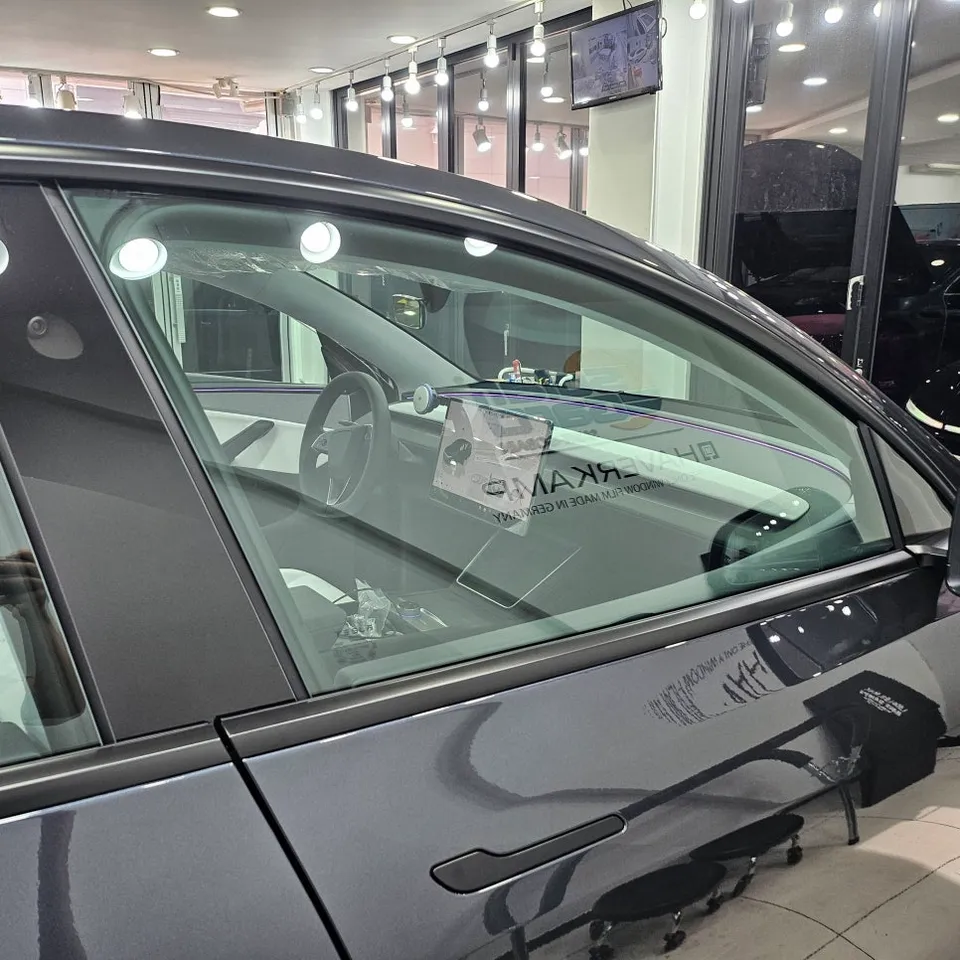 Tesla Model Yのカーフィルム施工事例｜費用目安・仕上がり 施工写真 2-3