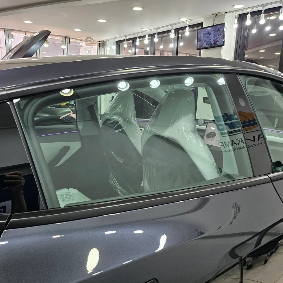 Tesla Model Yのカーフィルム施工事例｜費用目安・仕上がり 施工写真 3-3