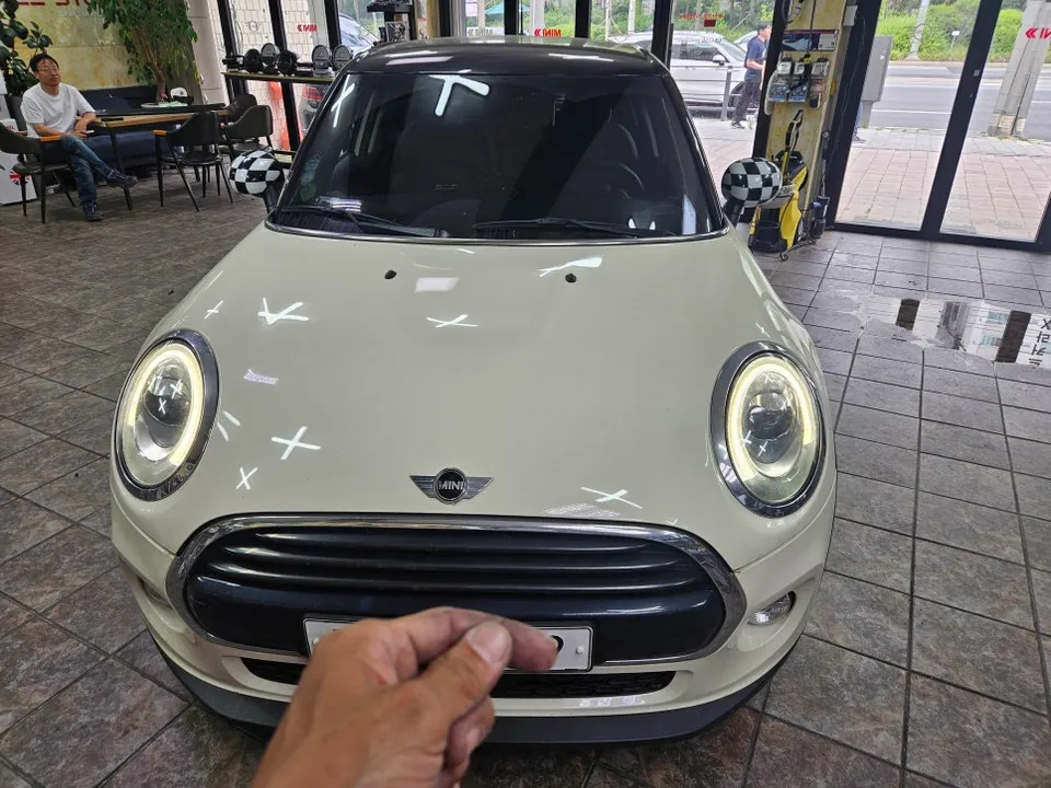 BMW MINI Cooper dash cam installation result