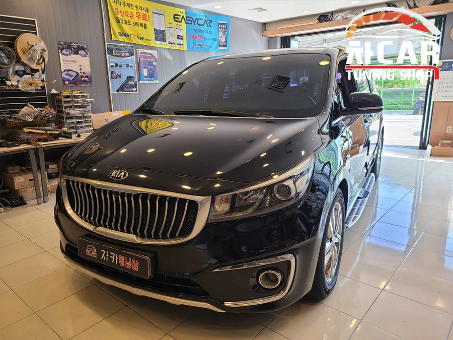 Kia Carnival KA4のドライブレコーダー取付事例 写真