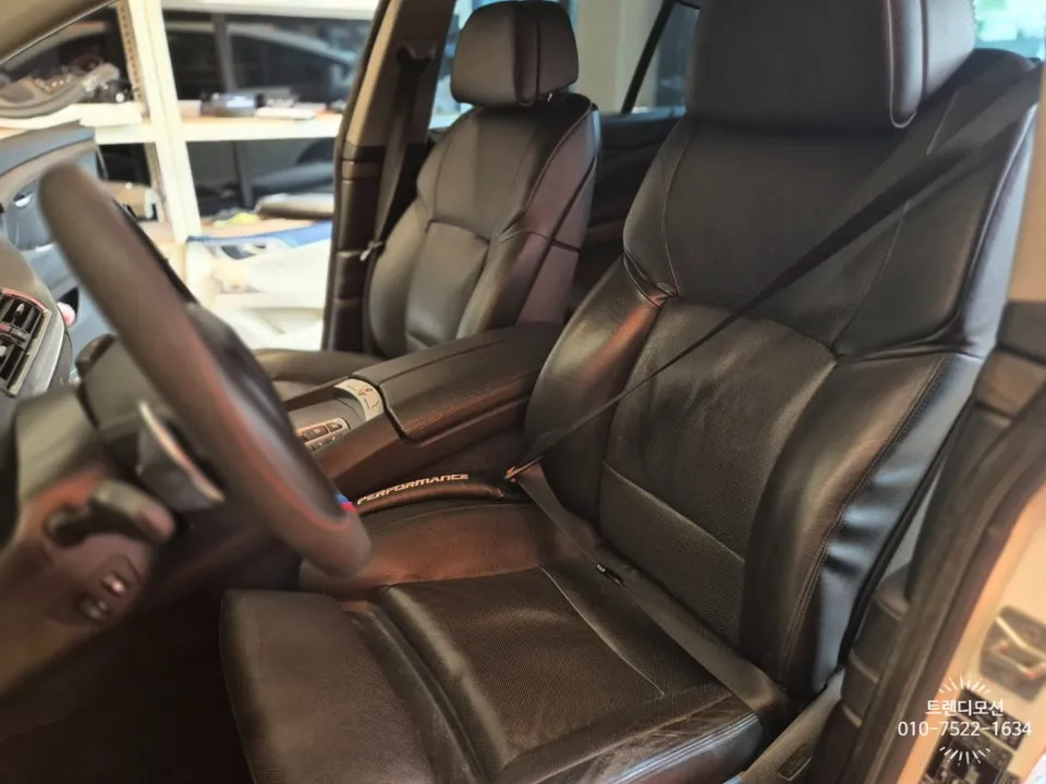 BMW 5 Series interior customization - BMW 5 Series Interior Customization Review — Color Seatbelts photo 3