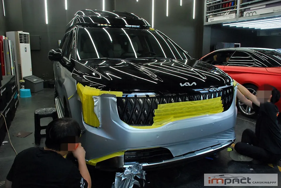 Kia Carnival Hi-Limousineのカーラッピング事例|費用目安・仕上がり 施工写真 1-3