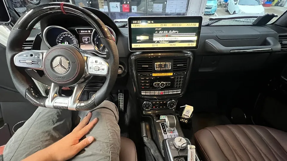 Mercedes-Benz G-Wagon ambient lighting - Mercedes-Benz G-Wagon Ambient Lighting Review — Cost & Results photo 4