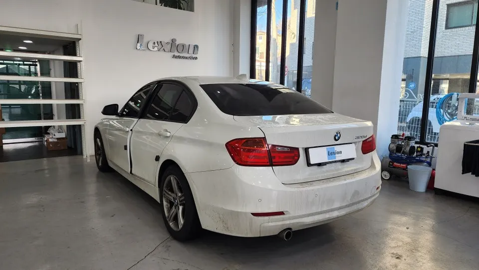 BMW 3 Series F30 ambient lighting installation result