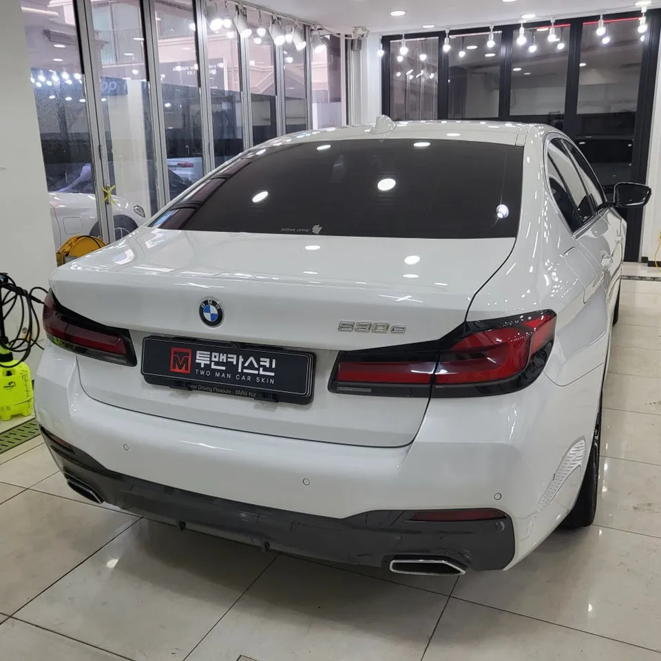 BMW 5 Series G30 カーラッピング事例：費用目安と仕上がり 施工写真 2-2