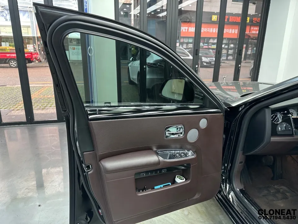 Rolls-Royce Ghostのカーフィルム施工事例|費用目安・仕上がり 施工写真 2-3