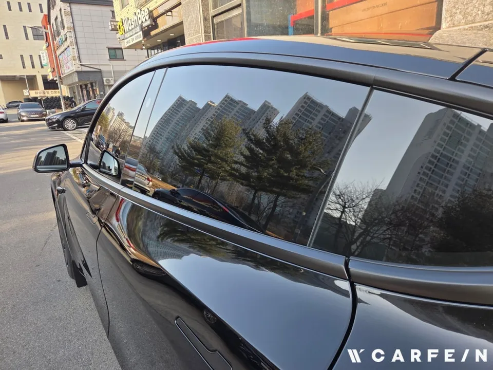 Tesla Teslaのカーフィルム施工事例|費用目安・仕上がり 施工写真 3-2