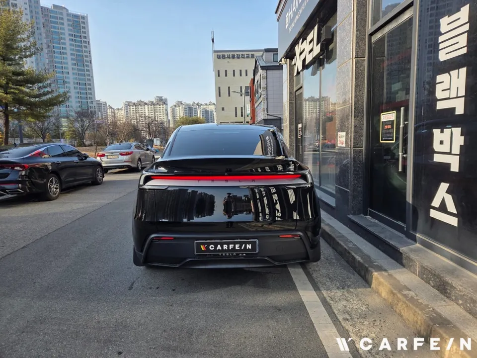 Tesla Teslaのカーフィルム施工事例|費用目安・仕上がり 施工写真 2-3