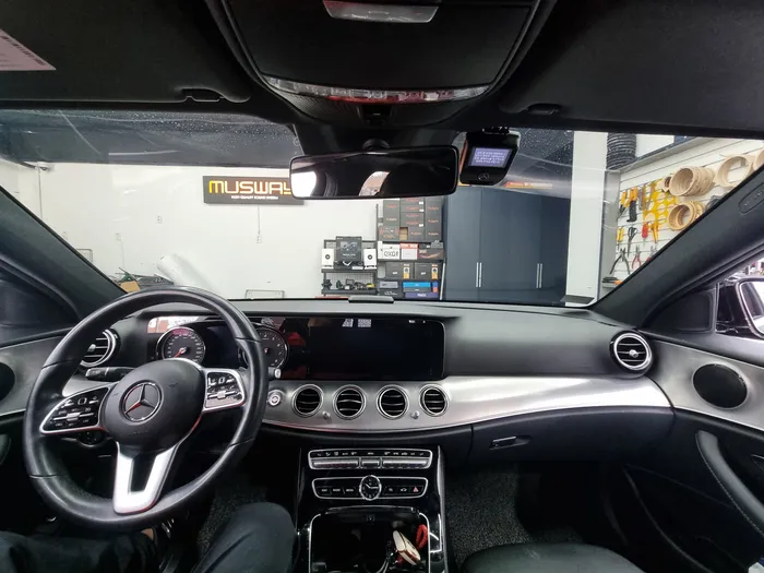 Mercedes-Benz E-Class W213 Ambient Lighting Review photo 12