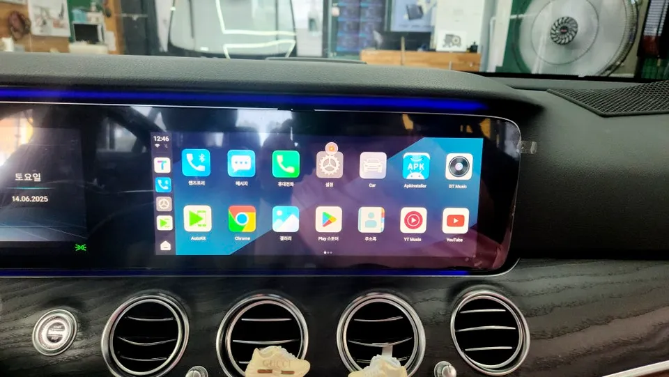 Mercedes-Benz E-Class W213のAndroid Auto・CarPlay取付事例 施工写真 4-2