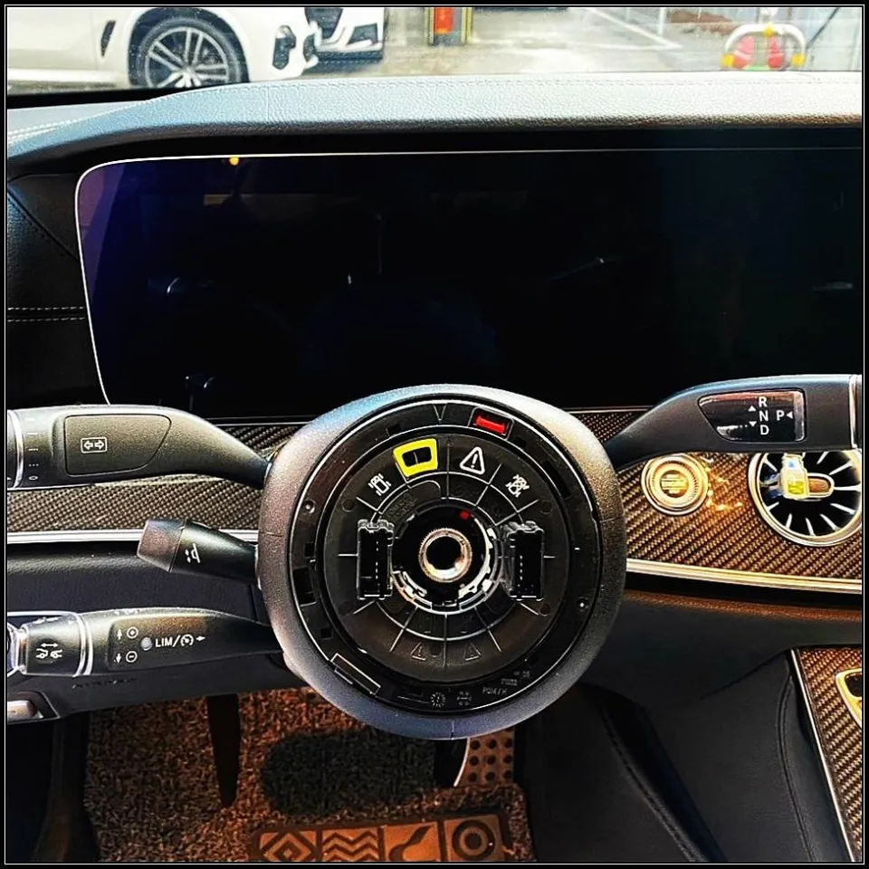 Mercedes-Benz E-Class W213 steering wheel - Mercedes-Benz E-Class Steering Wheel Customization Review photo 5
