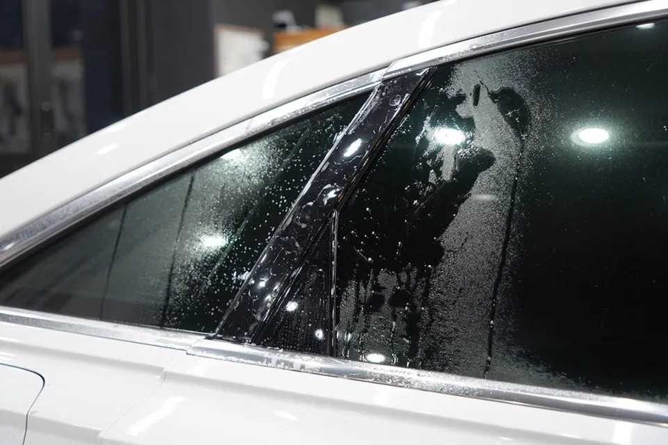 Audi A6のPPF施工事例|費用目安・仕上がり 施工写真 1-3