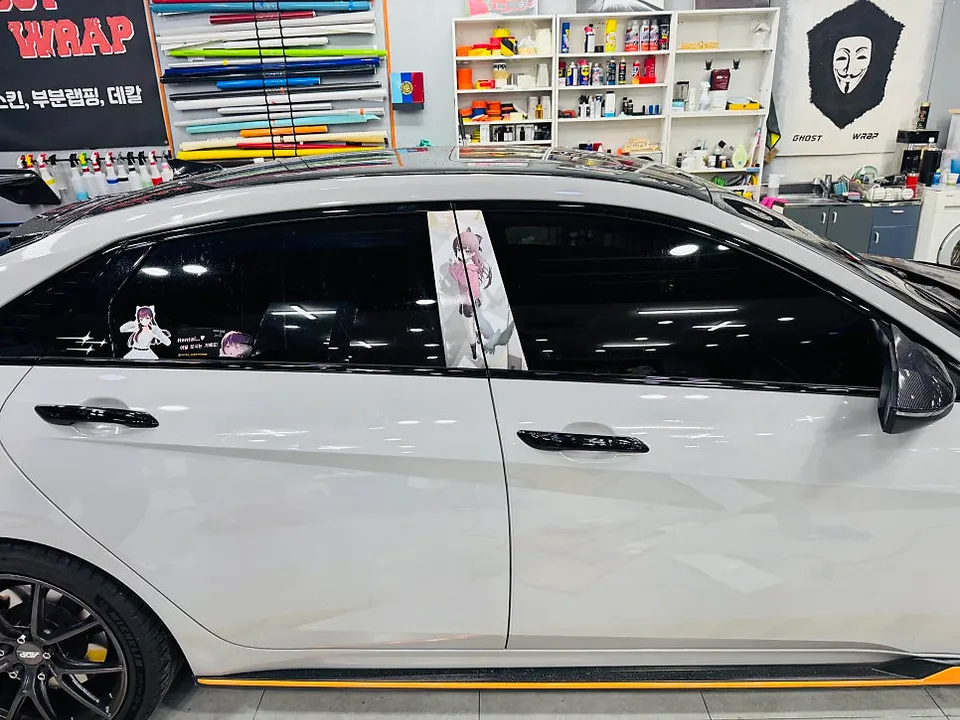 Hyundai Elantra Nのカーラッピング事例｜費用目安・仕上がり 施工写真 4-2