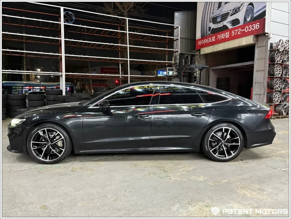 Audi A7のホイールリペア・塗装事例 施工写真 4-2