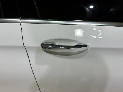 Mercedes-Benz Eクラスのカーラッピング事例|費用目安・仕上がり 施工写真 2-3