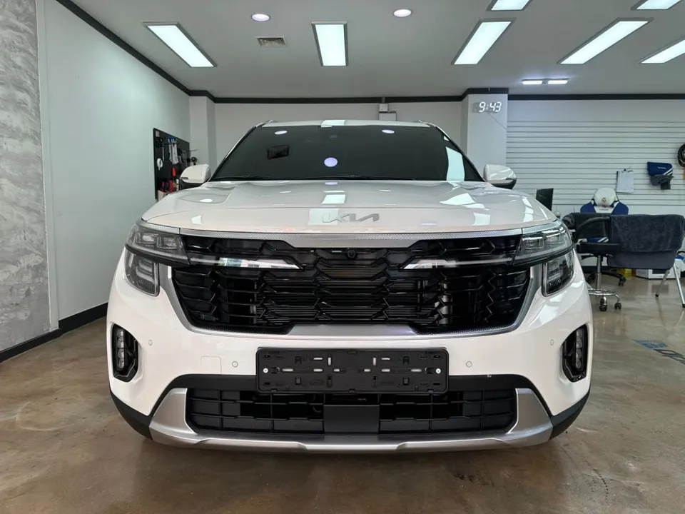 Kia Seltos Vinyl Wrap Review: Two-Tone & Roof Wrap