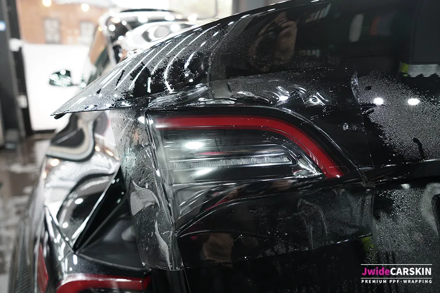 Tesla Model YのPPF施工事例|費用目安と仕上がり 施工写真 2-2