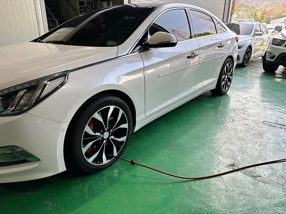 Hyundai Sonataのホイールリペア・塗装事例 施工写真 4-1