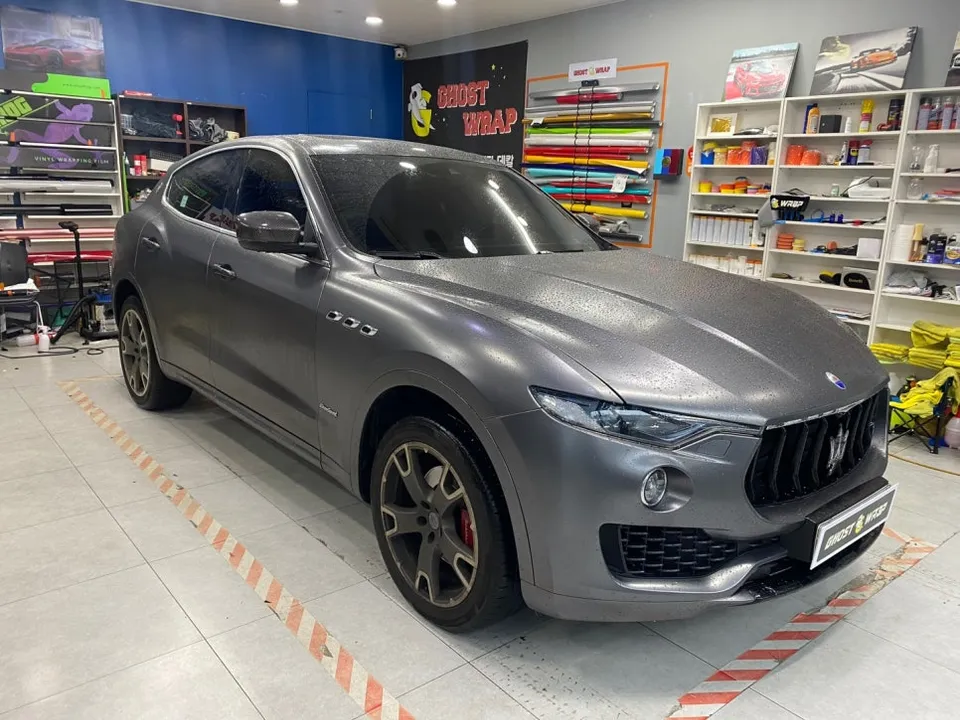Maserati Levanteのカーラッピング事例｜費用目安・仕上がり 施工写真 2-1