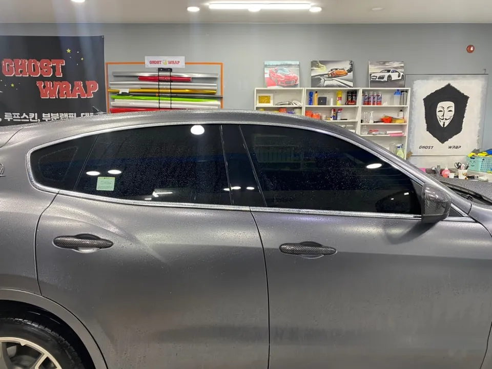 Maserati Levanteのカーラッピング事例｜費用目安・仕上がり 施工写真 1-2