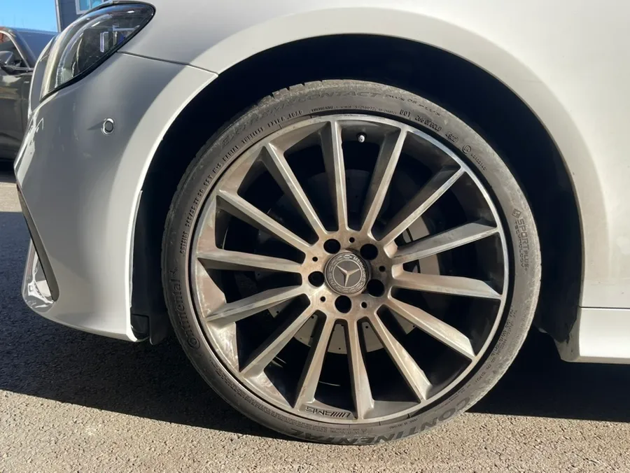 Mercedes-Benz E-Class Cabrioletのホイールリペア・塗装事例 施工写真 4
