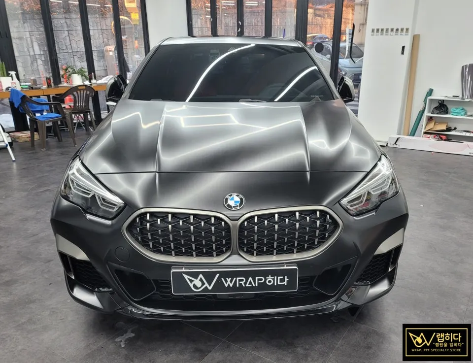 BMW M2のカーラッピング事例｜3Mサテンブラックで高級感アップ 施工写真 1-3