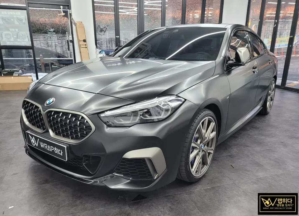 BMW M2のカーラッピング事例｜3Mサテンブラックで高級感アップ 施工写真 3-3