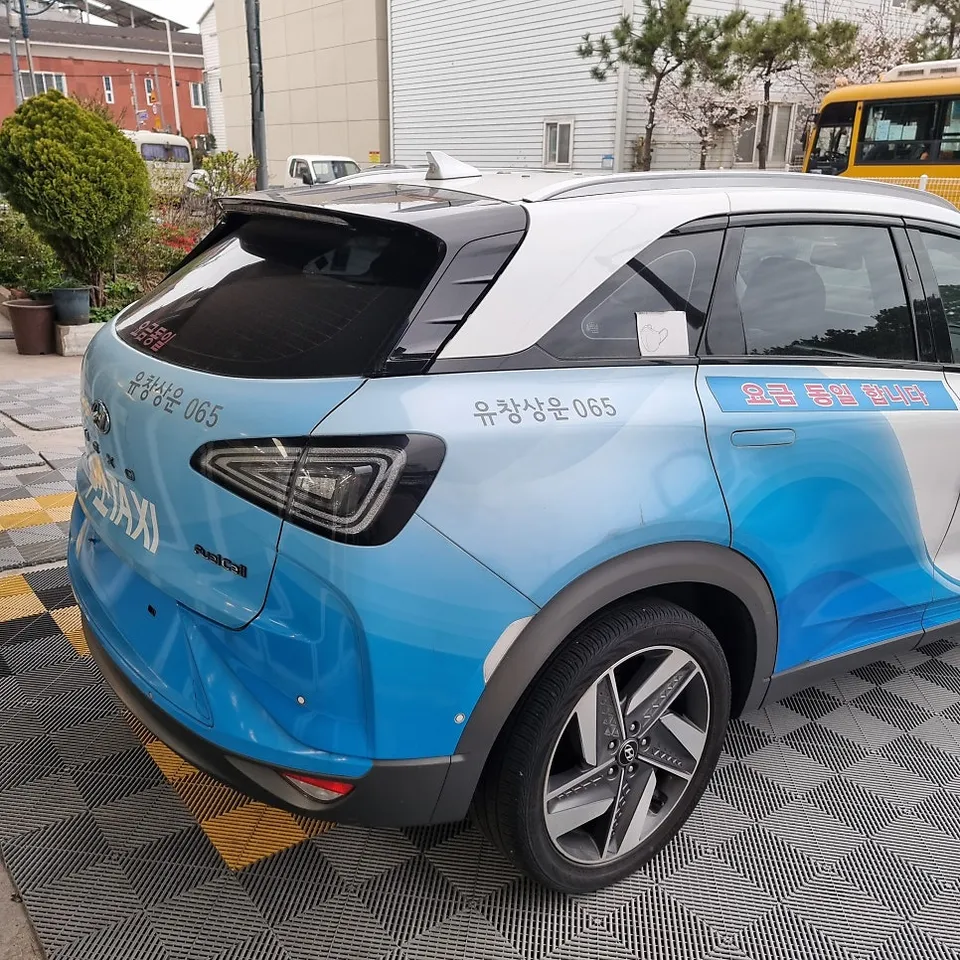 Hyundai NEXOのカーラッピング事例:ミリタリー仕様への変身 施工写真 1-1