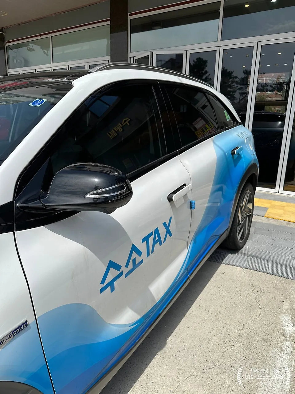 Hyundai NEXOのカーラッピング事例:ミリタリー仕様への変身 施工写真 3-1