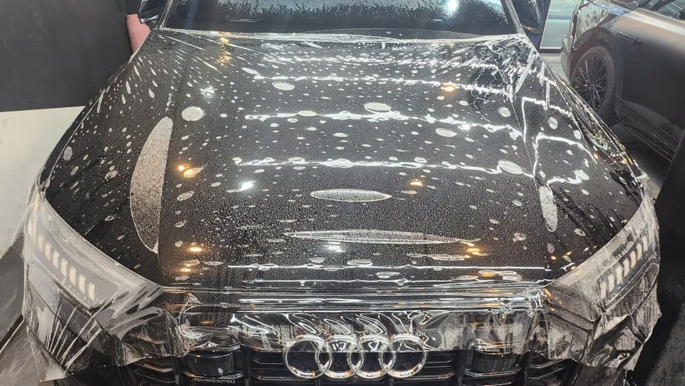 Audi Q7のPPF施工事例｜傷から守るプロテクションフィルム 施工写真 1-2