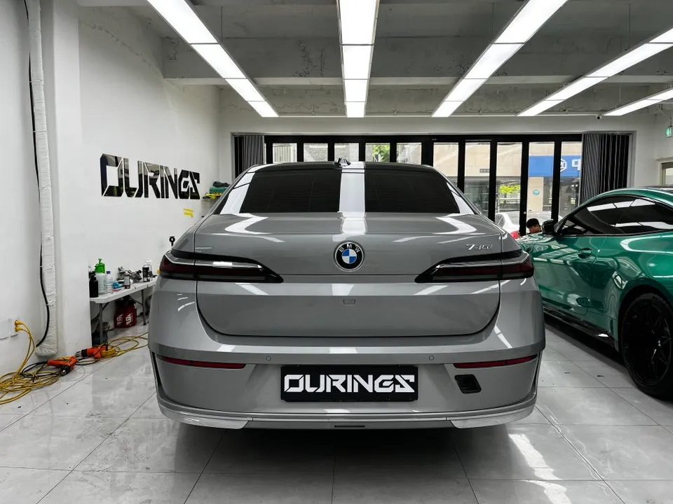 BMW 7 Seriesのカーラッピング事例｜費用目安・仕上がり 施工写真 3-1