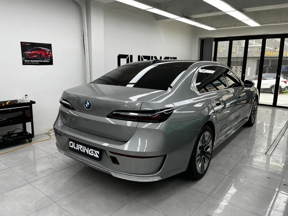 BMW 7 Seriesのカーラッピング事例｜費用目安・仕上がり 施工写真 1-2