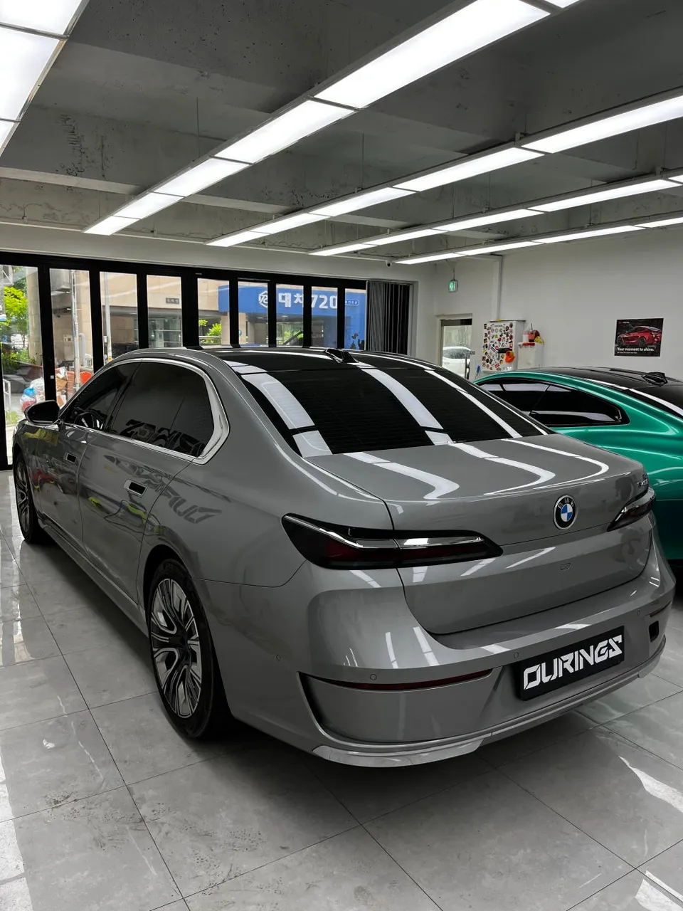 BMW 7 Seriesのカーラッピング事例｜費用目安・仕上がり 施工写真 3-2