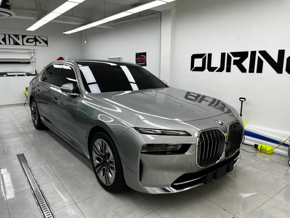 BMW 7 Seriesのカーラッピング事例｜費用目安・仕上がり 施工写真 2-3