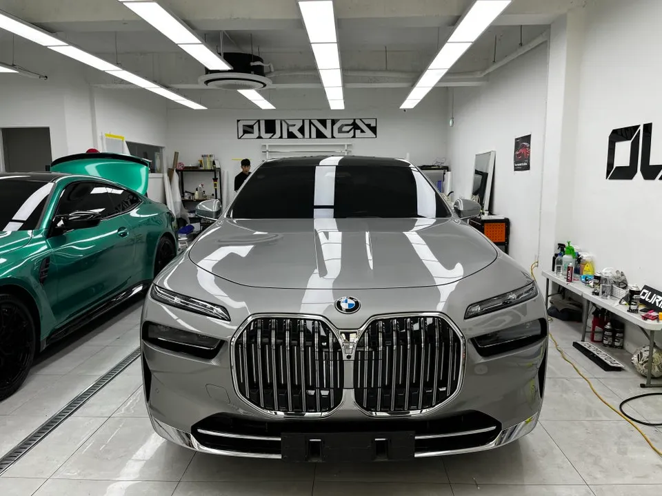 BMW 7 Seriesのカーラッピング事例｜費用目安・仕上がり 施工写真 3-3