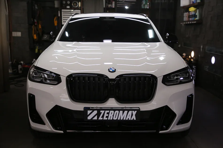 BMW X4のカーラッピング事例|高光沢フィルムで高級感をプラス 施工写真 1-1
