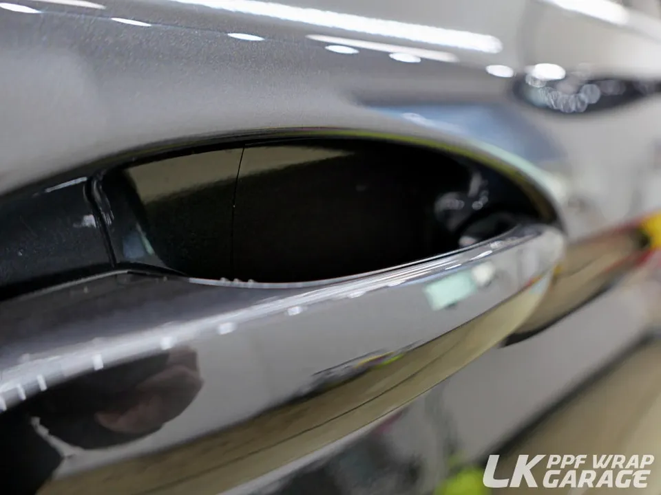 BMW 5 SeriesのPPF施工事例|フロントバンパー保護 施工写真 2-2