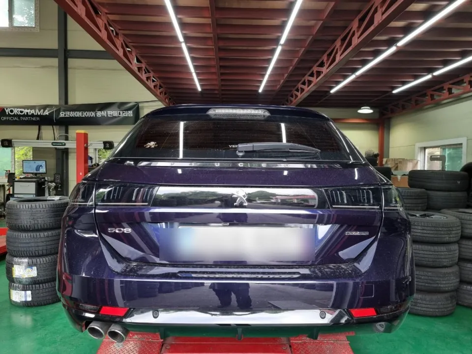 Peugeot 508のホイールリペア・塗装事例 施工写真 2-1