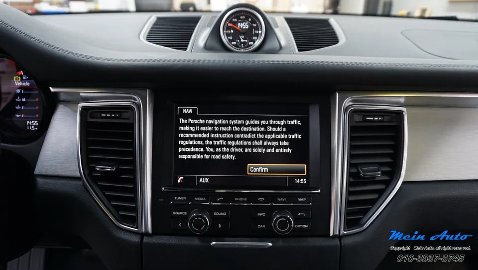 BMW M3のAndroid Auto・CarPlay取付事例 施工写真 1-2
