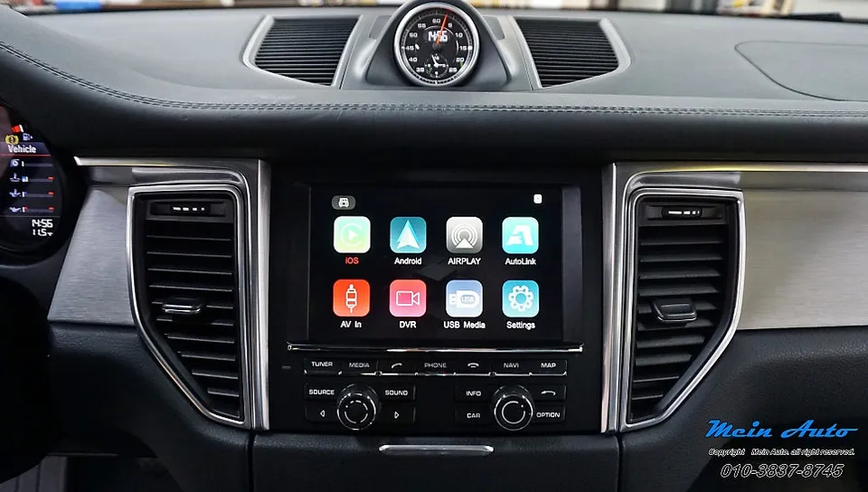 BMW M3のAndroid Auto・CarPlay取付事例 施工写真 2-2