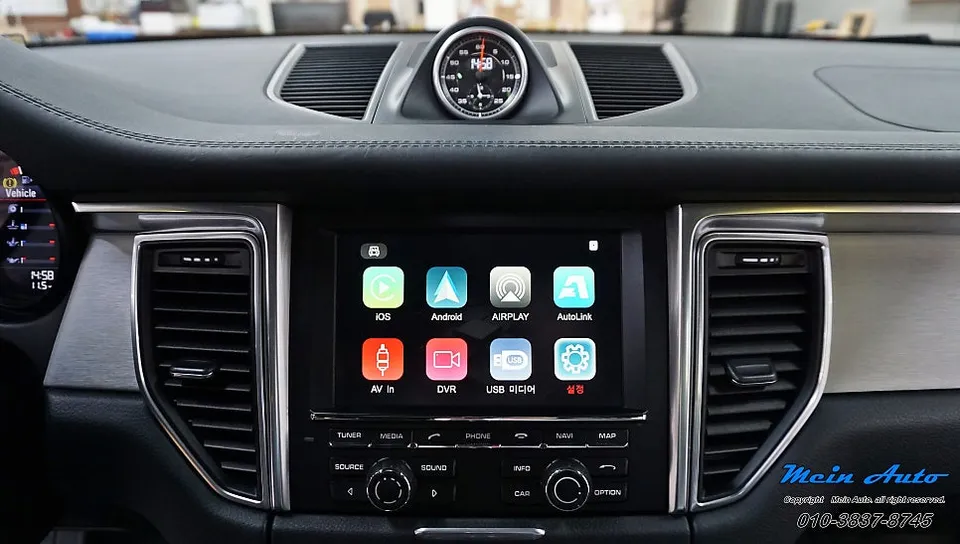BMW M3のAndroid Auto・CarPlay取付事例 施工写真 3-2