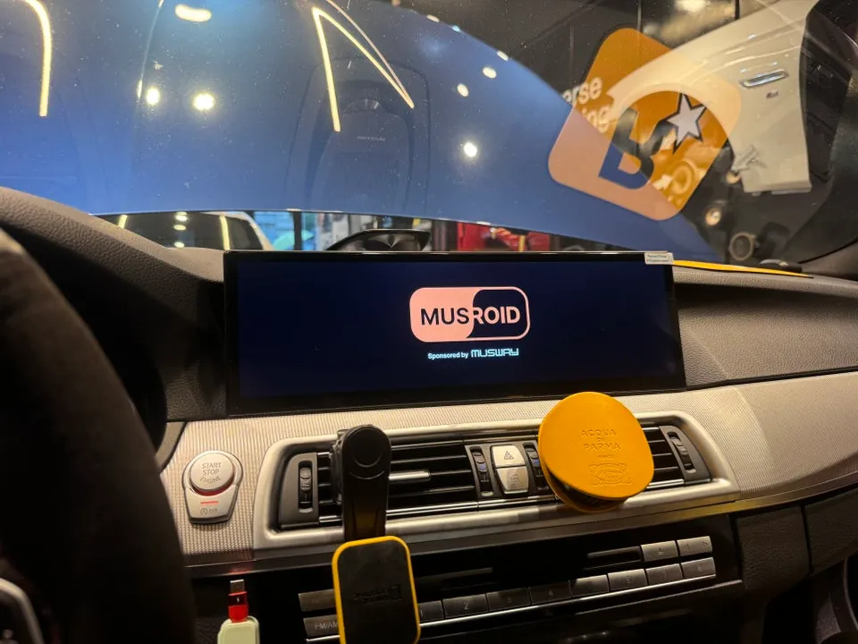 BMW M5 dashcam navi - BMW M5 Dashcam & Navigation Review — Install Cost photo 3