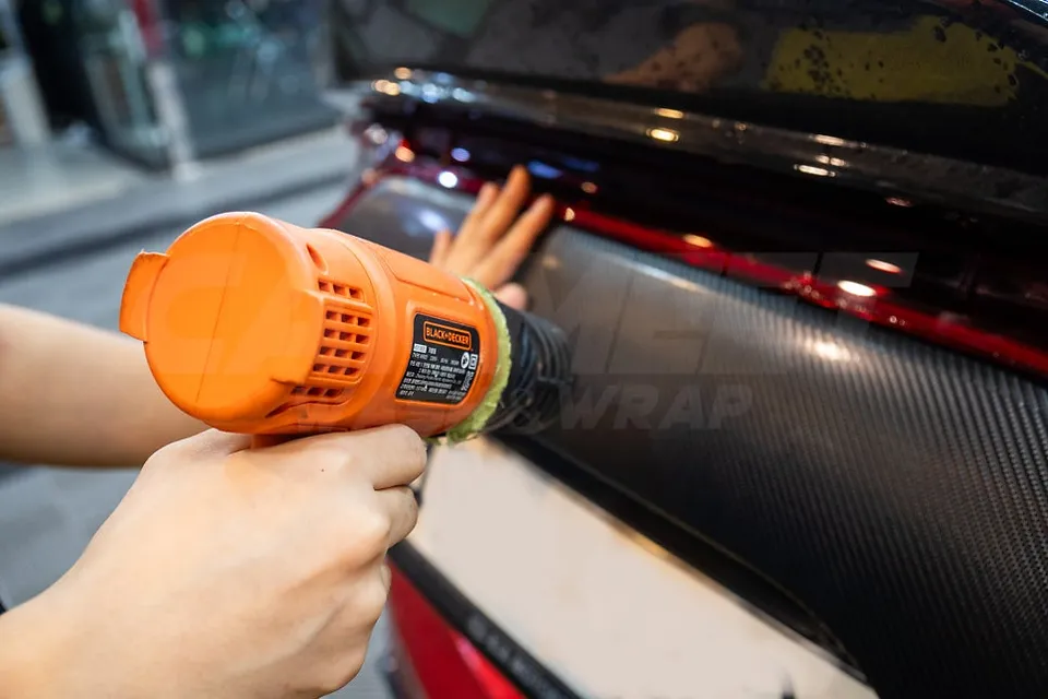Kia Stingerのカーラッピング事例|費用目安・仕上がり 施工写真 1-3