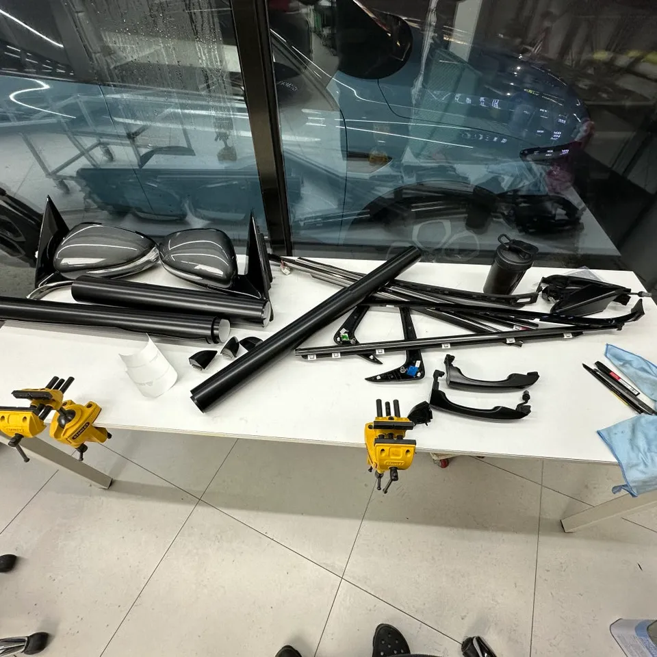 BMWのカーラッピング事例 施工写真 4-1