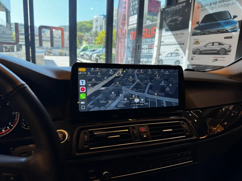 BMW 5 Series F10のAndroid Auto・CarPlay取付事例 施工写真 2-2