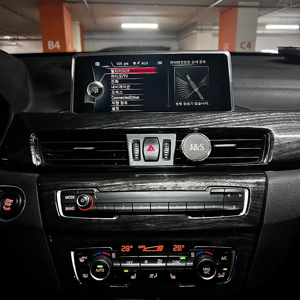 BMW X1 android head unit - BMW X1 Android Head Unit & M Steering Wheel Upgrade photo 4