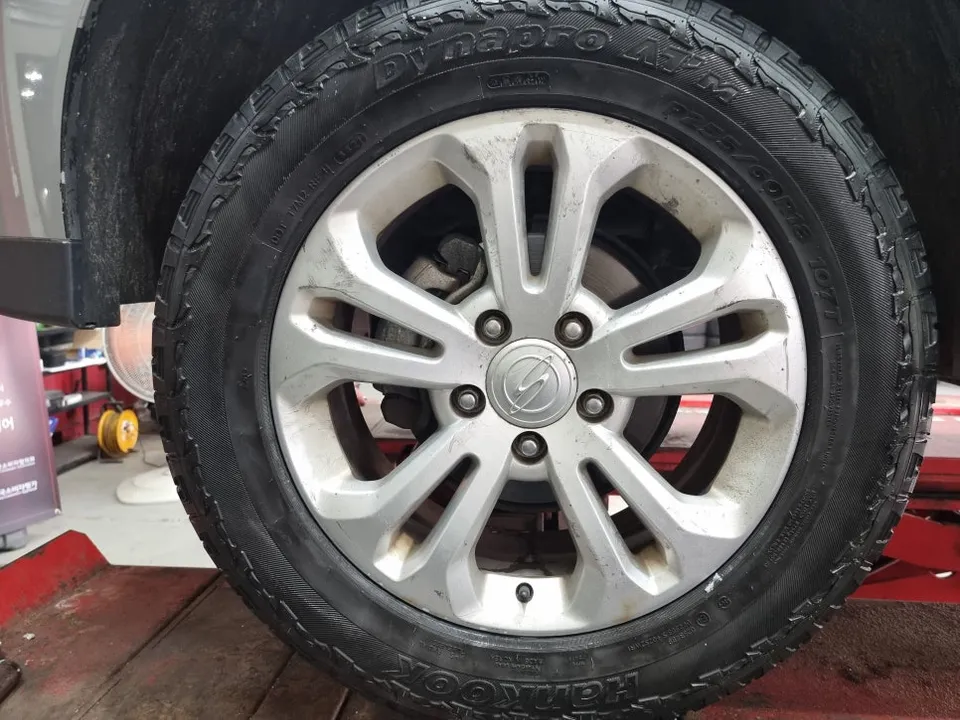 SsangYong Korando Sportsのホイールリペア・塗装事例 施工写真 3-2