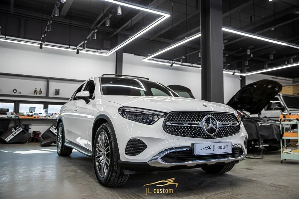 Mercedes-Benz GLC Dashcam & Navigation Upgrade photo 1
